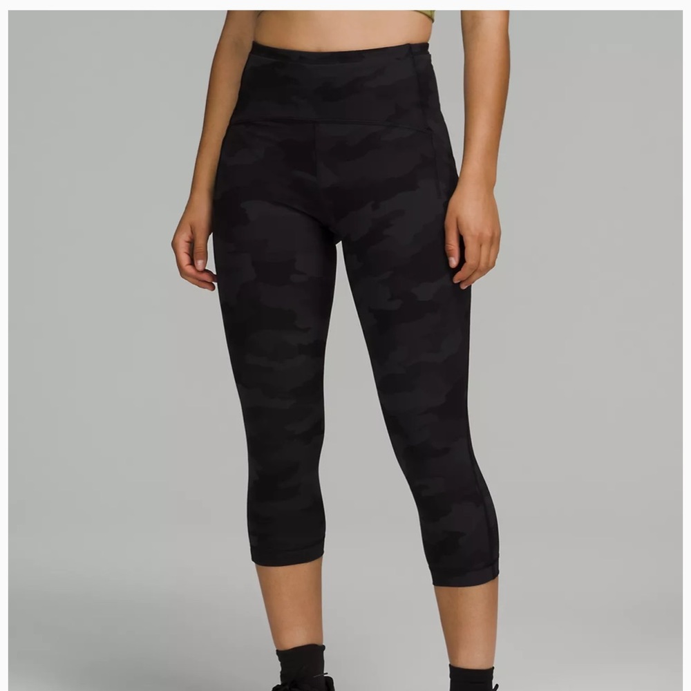 Lulu lemon camouflage crop leggings. Size 4. Perfect condition!